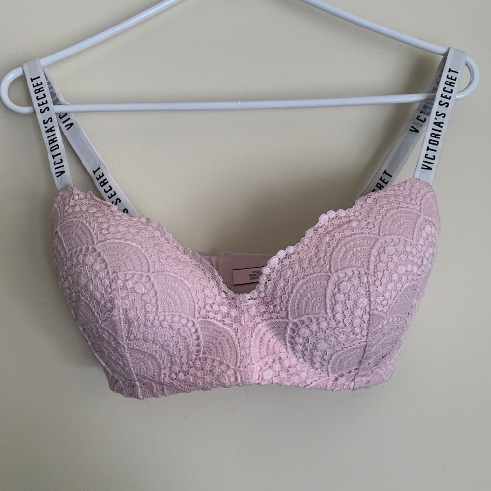 Pink Victoria’s Secret Bra 💖🖤
